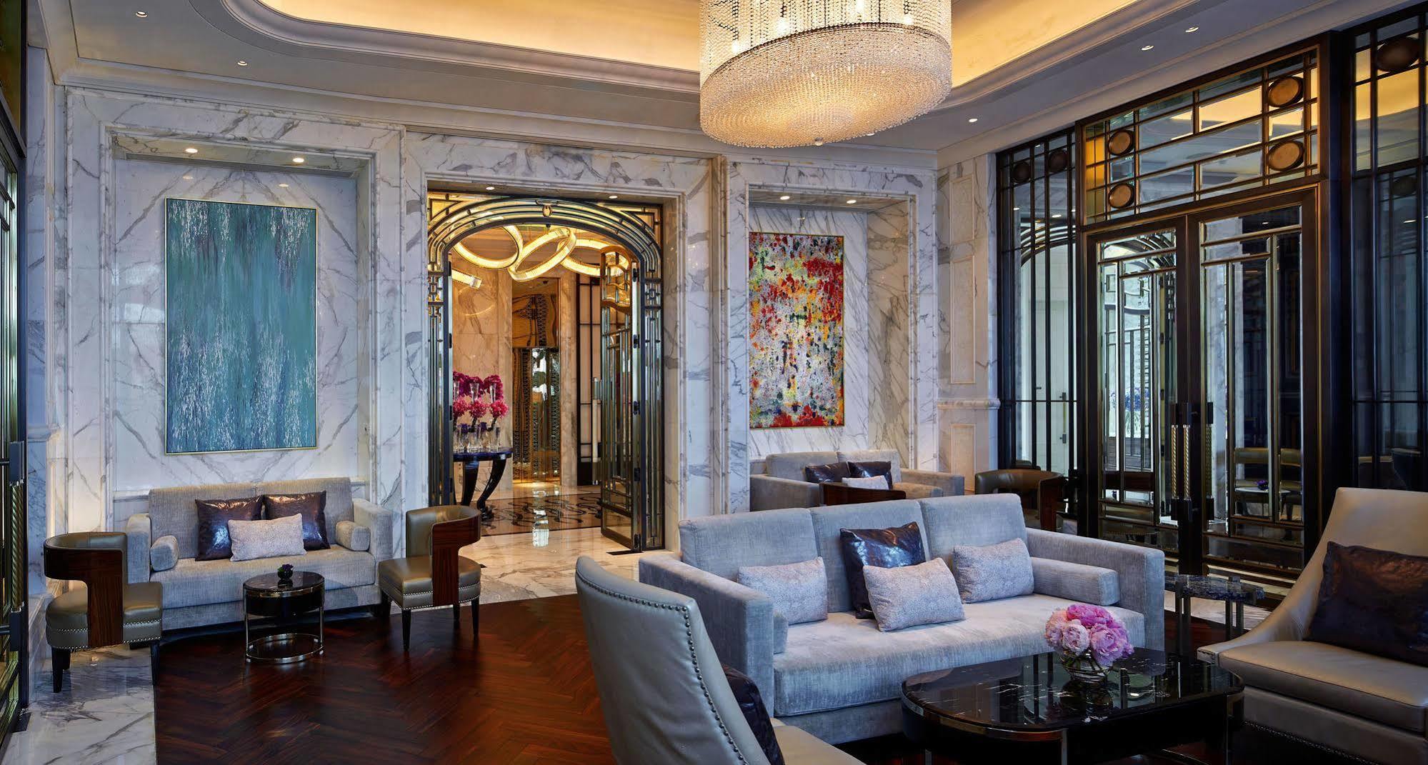 The Ritz-carlton,