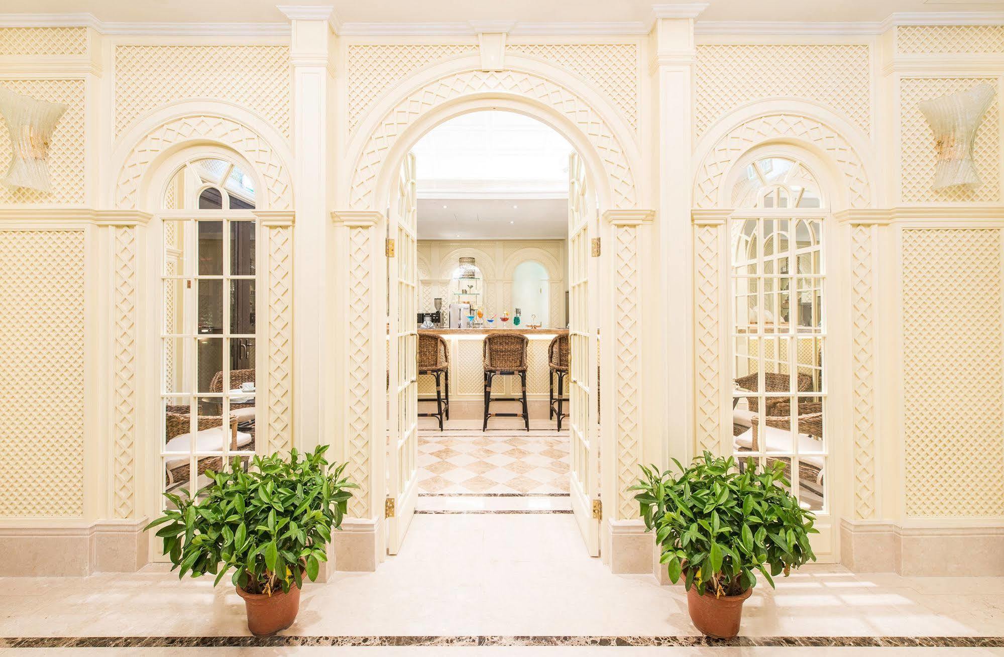 Hotel Legend Palace