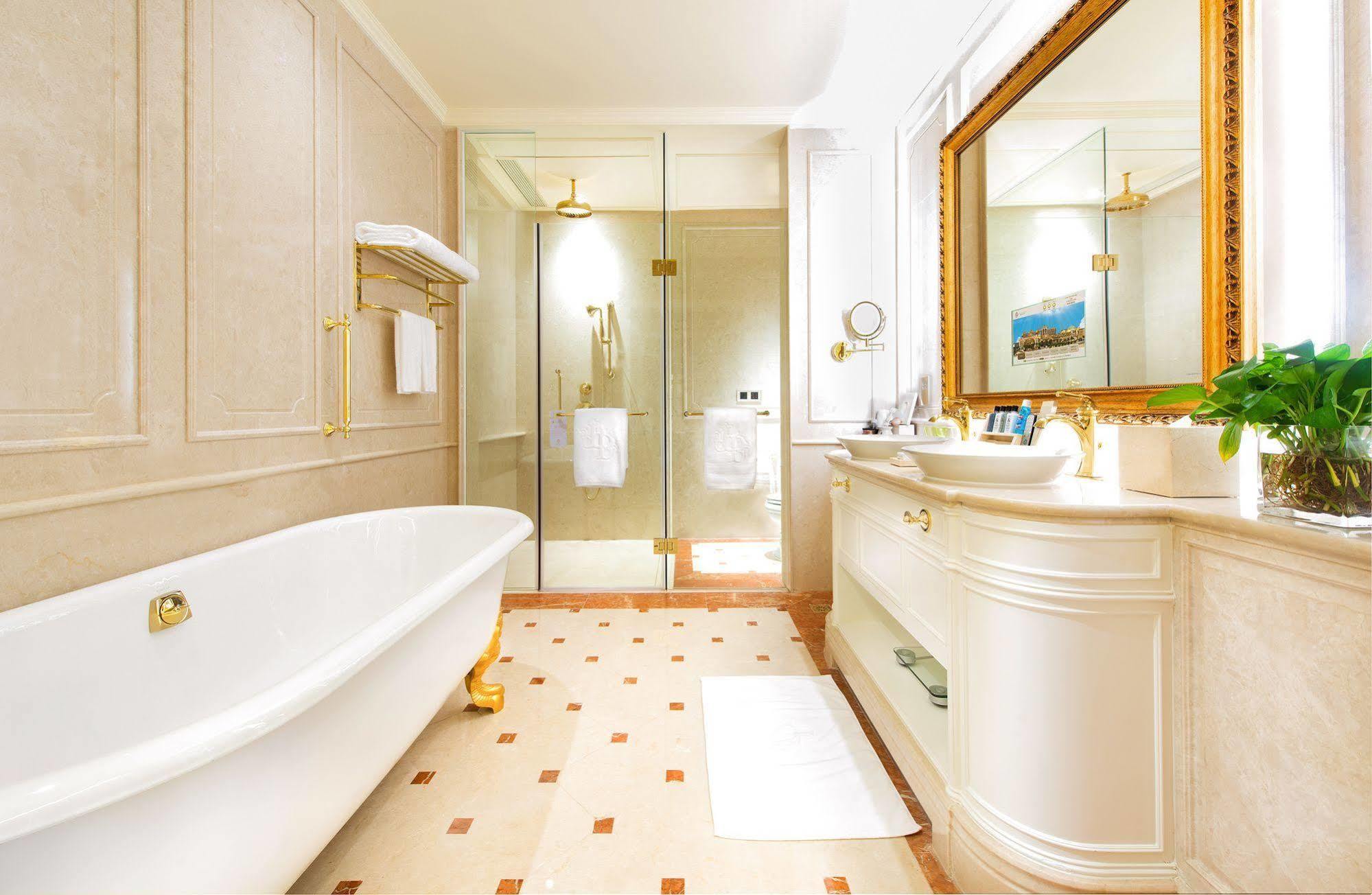 Legend Palace Hotel 5*