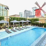 The Parisian Macao