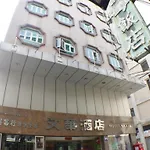 Man Va Hotel