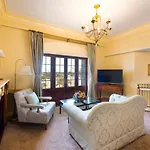 Rocks Hotel