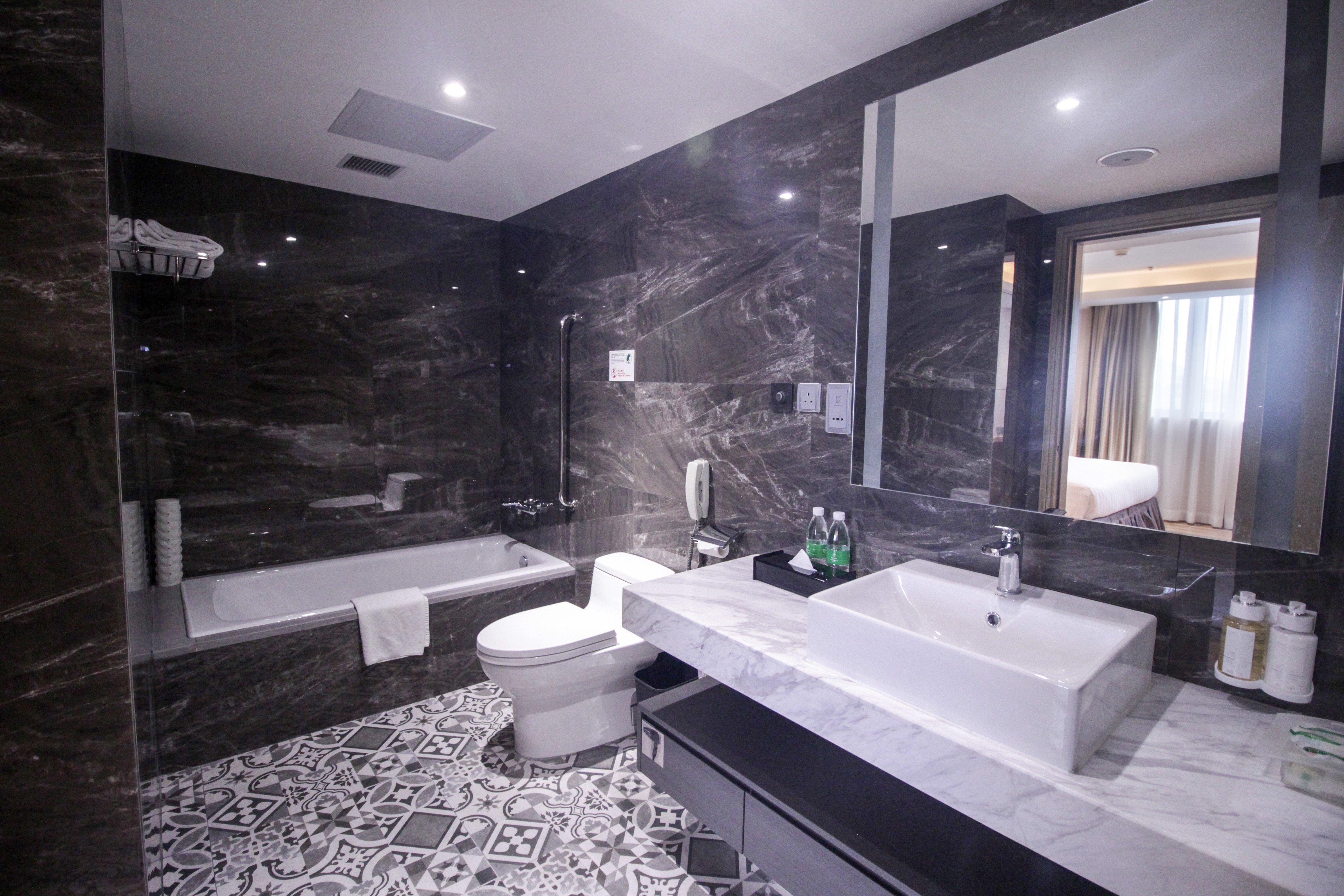 By Ihg
