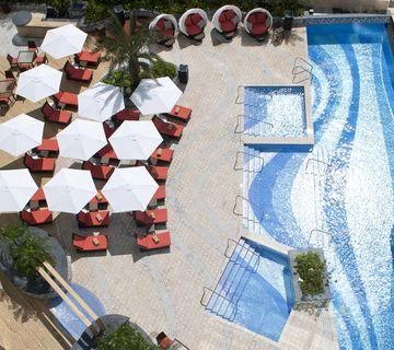 Mandarin Oriental, Khách sạn