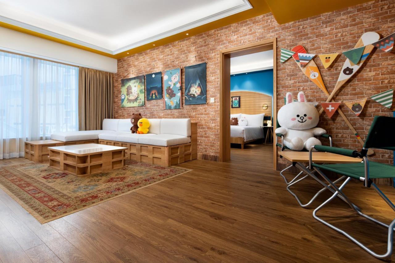 Line Friends Presents Casa De Amigo