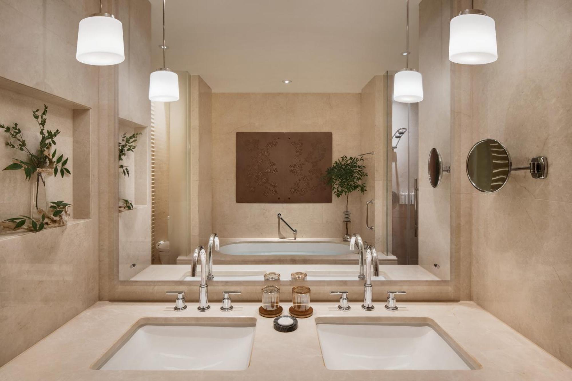 Mandarin Oriental, Khách sạn 5*