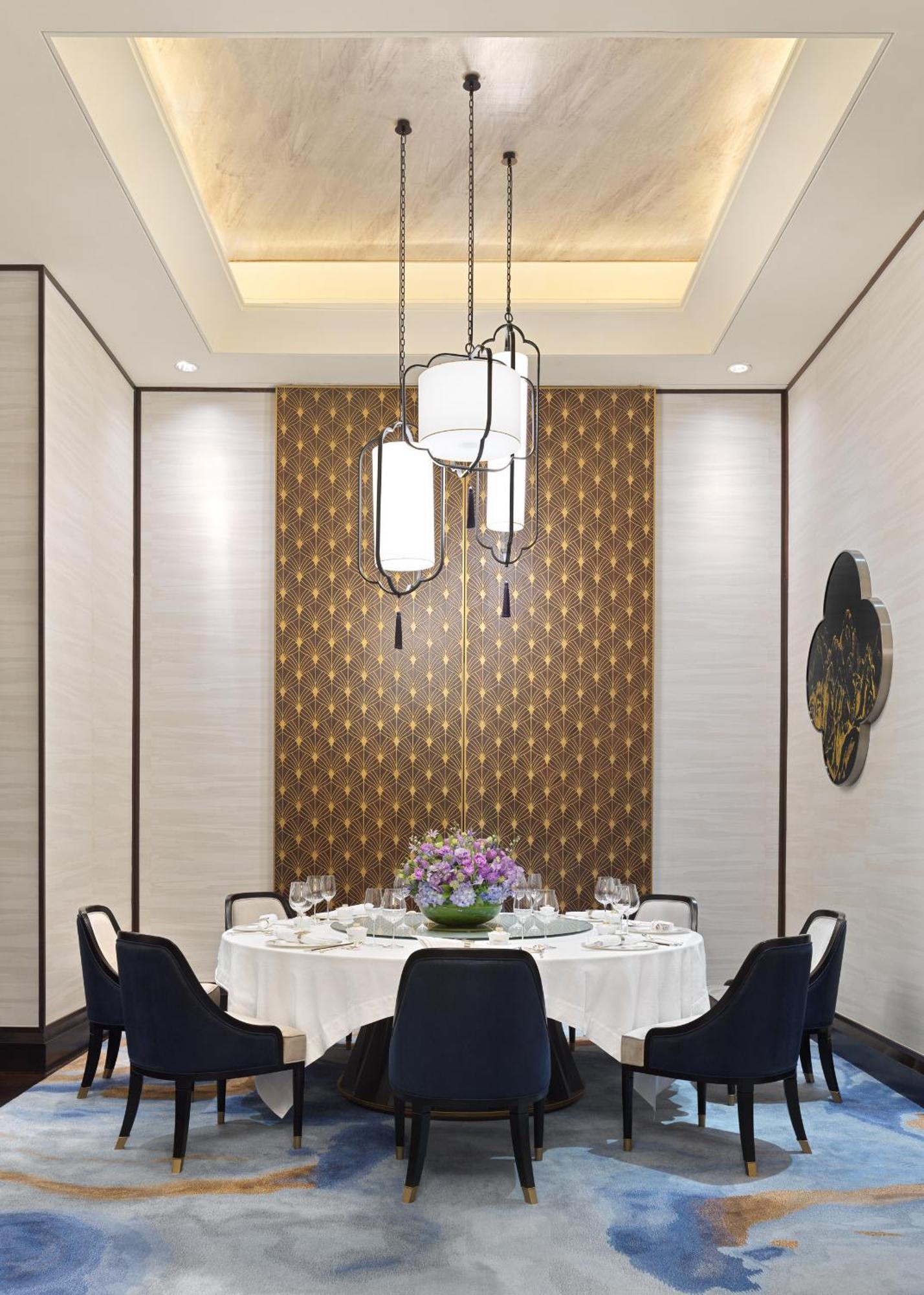 Four Seasons 5*