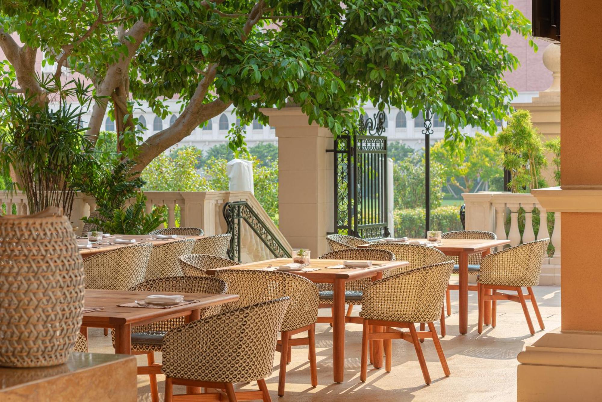 Four Seasons 5*