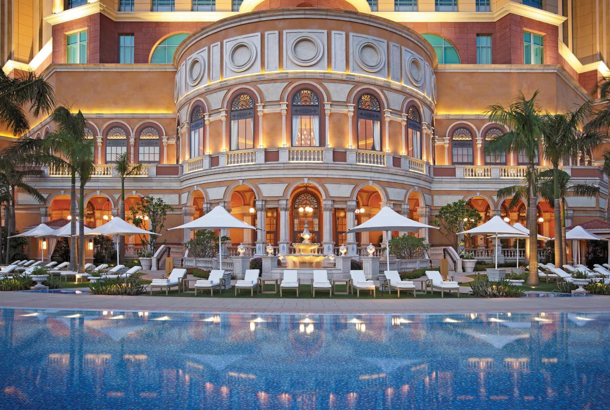 Four Seasons Hotel 5*