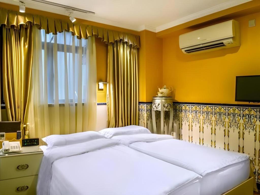 Happy Family Hotel