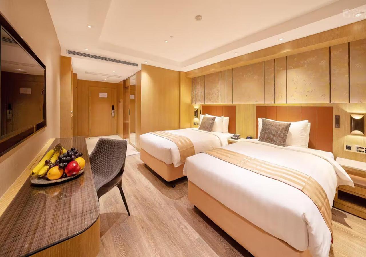 Grand Dragon Hotel