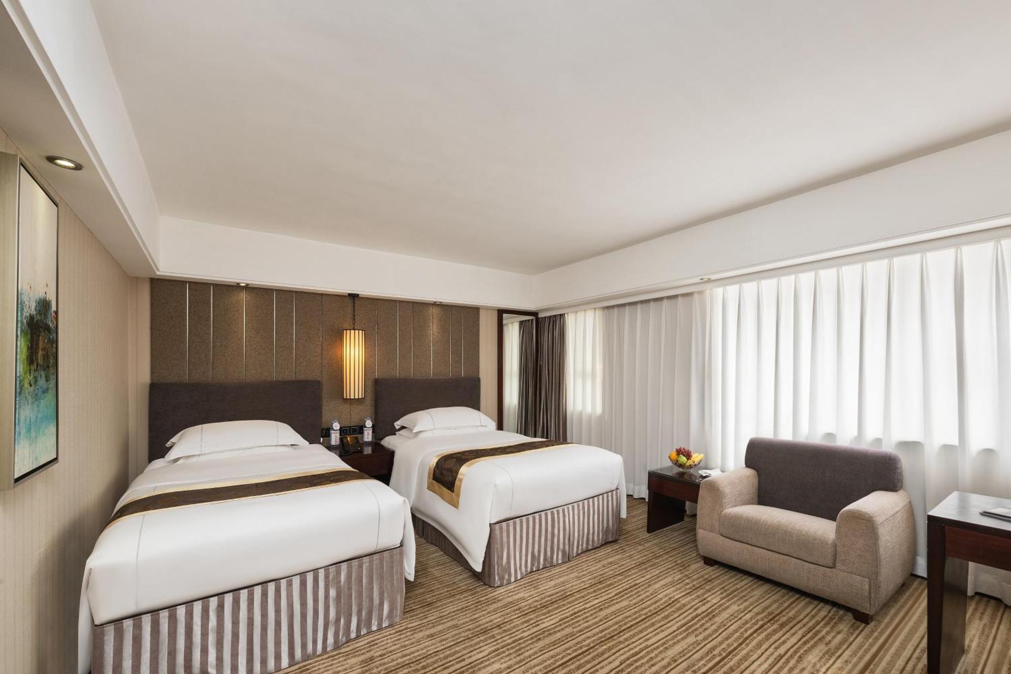 Hotel Beverly Plaza