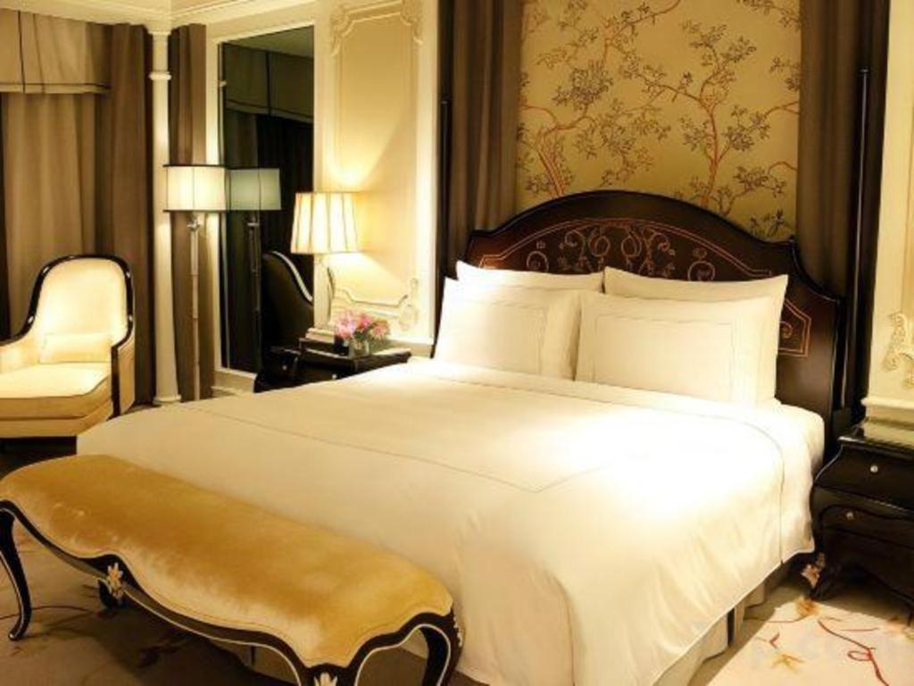 L'arc Khách sạn 5*