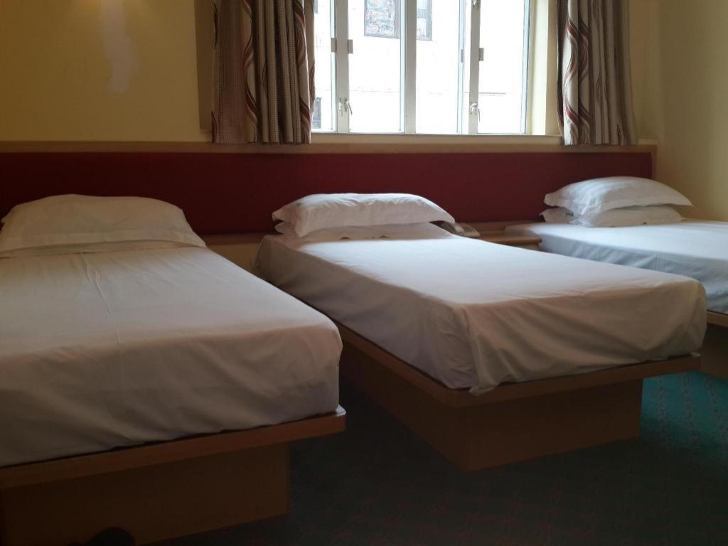 Man Va Hotel 2*