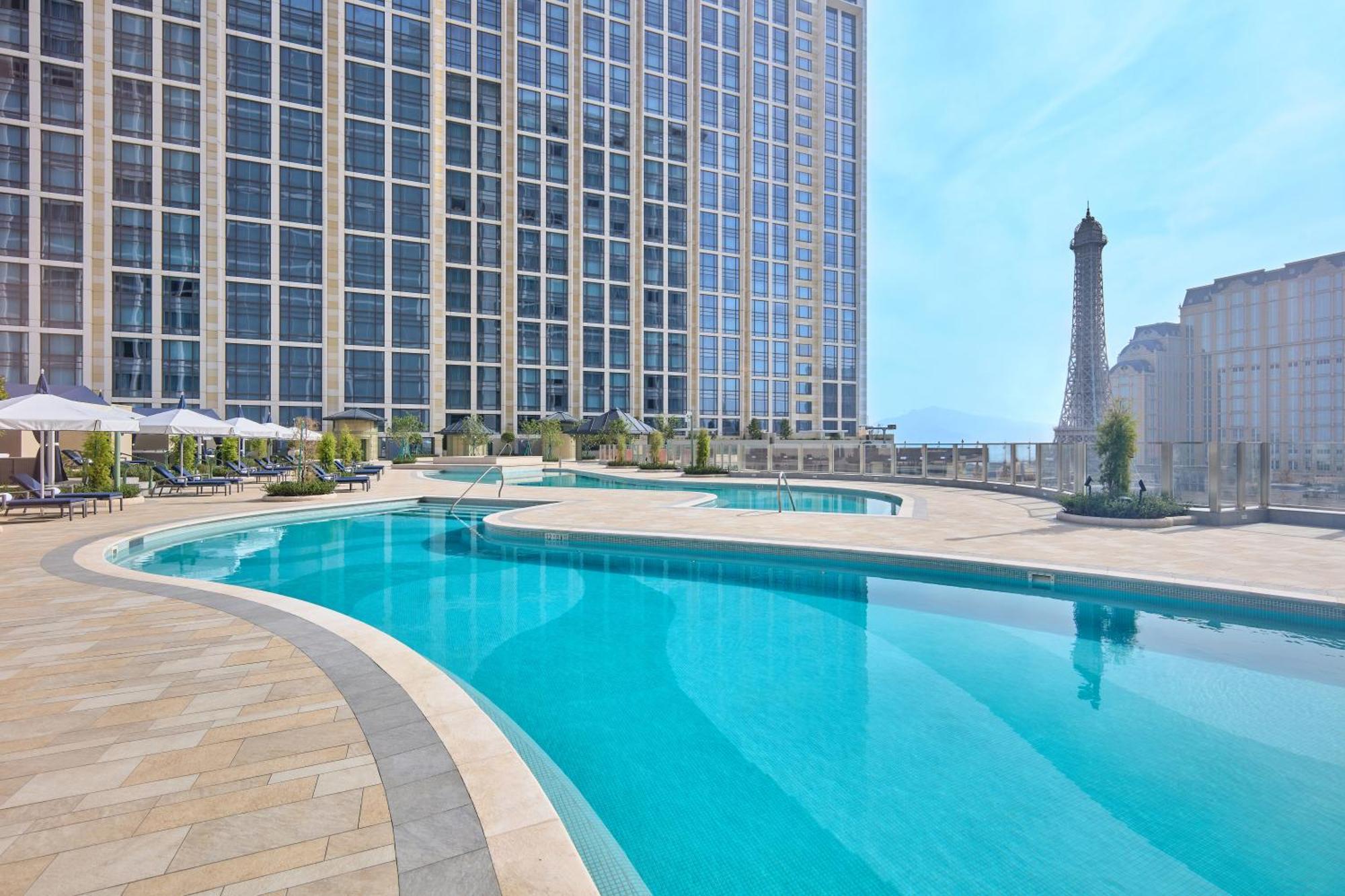 Londoner Grand, A Luxury Collection Hotel,