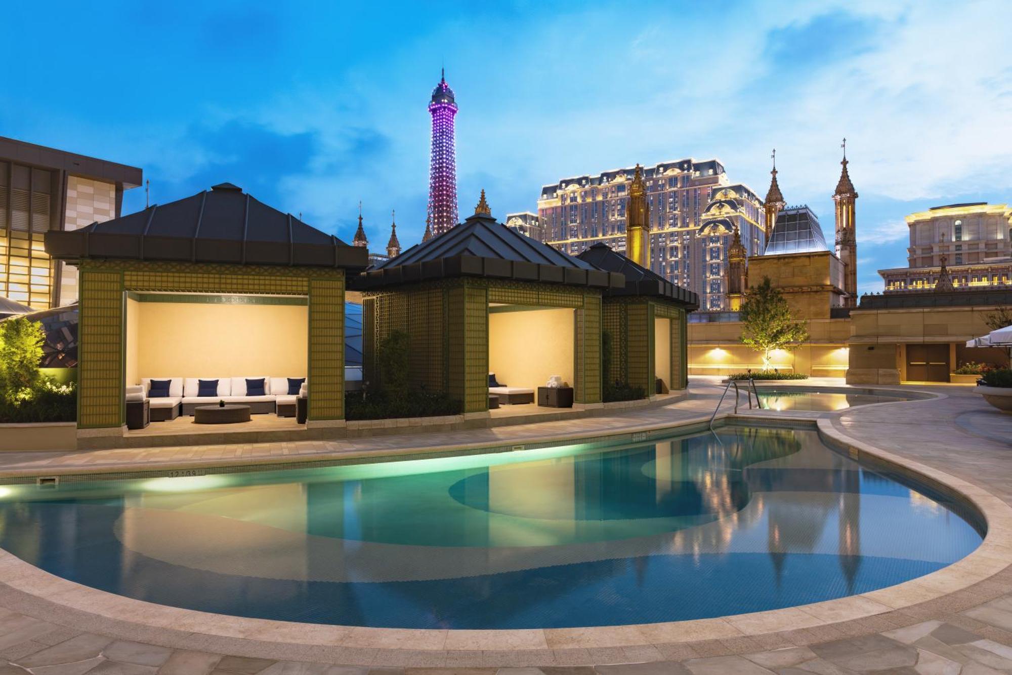 Londoner Grand, A Luxury Collection Hotel,