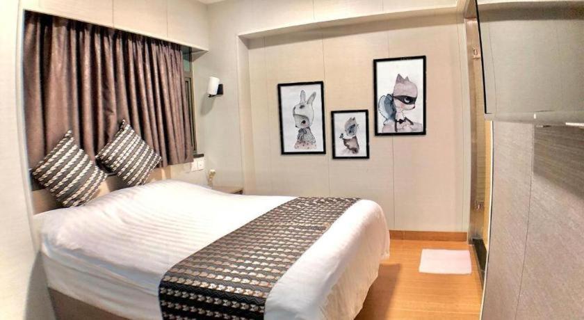 Holiday Hotel 2*