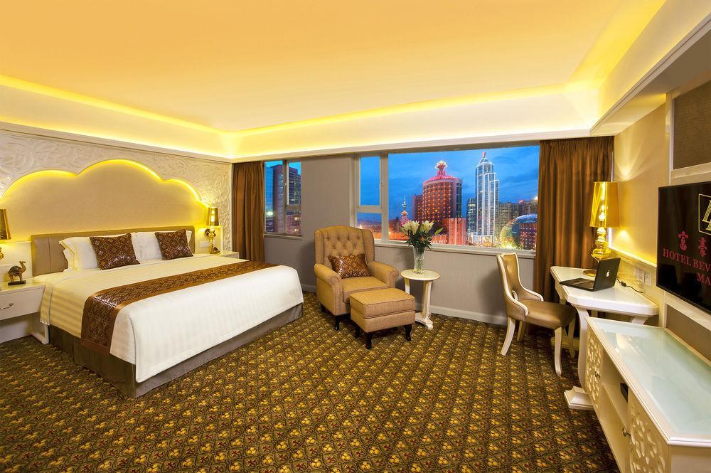 Hotel Beverly Plaza 4*