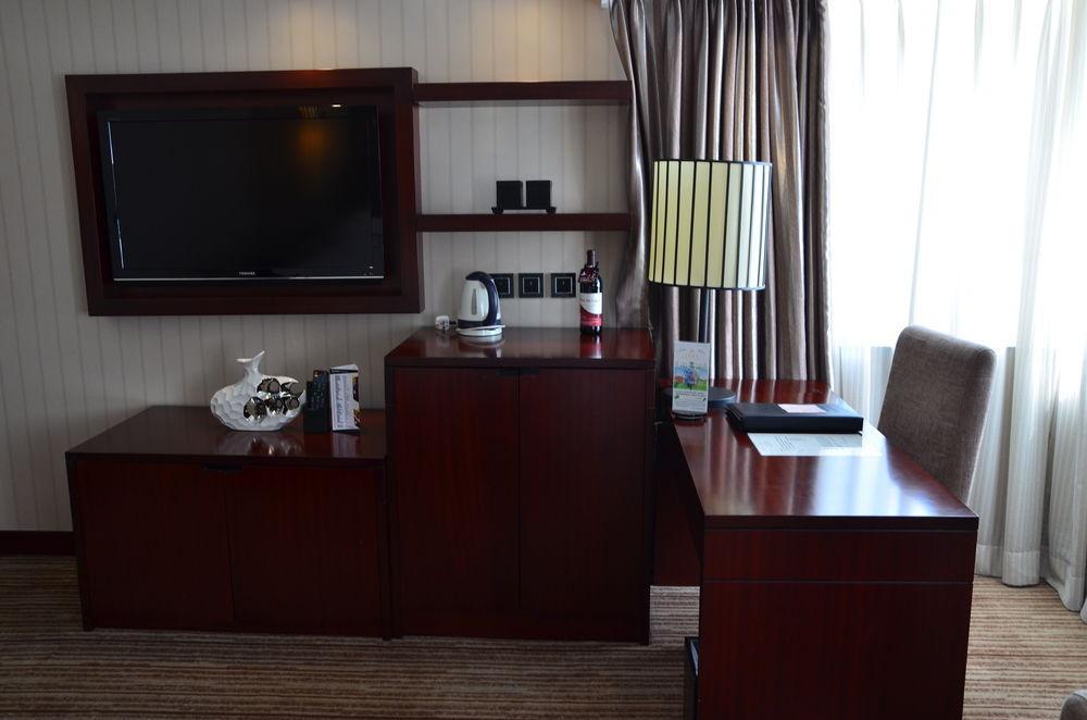 Hotel Beverly Plaza 4*