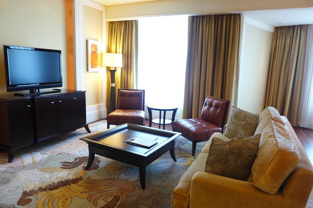 Four Seasons 5* Macau
