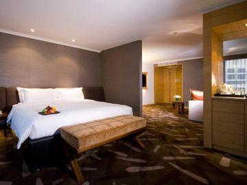 Waldo 3* Macau