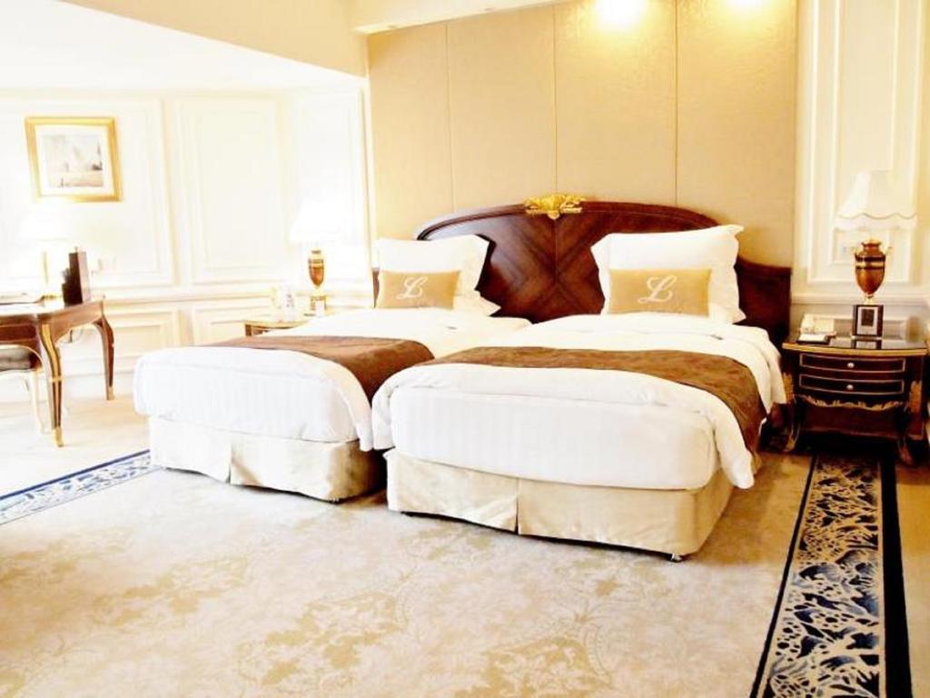 New Orient Landmark Hotel 5*