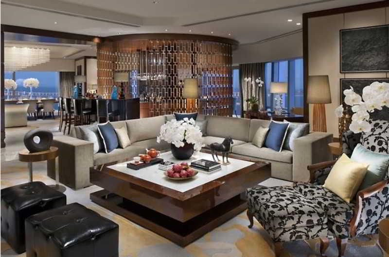 Mandarin Oriental, Khách sạn