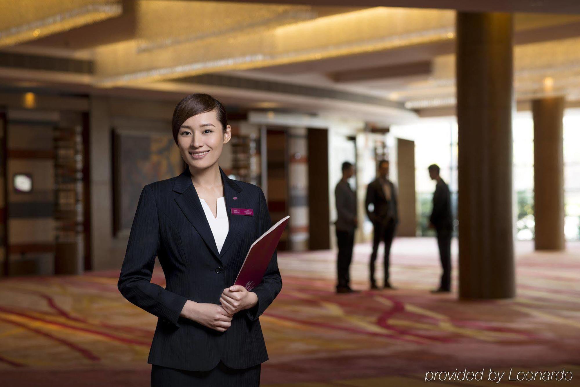 Crowne Plaza By Ihg 5*