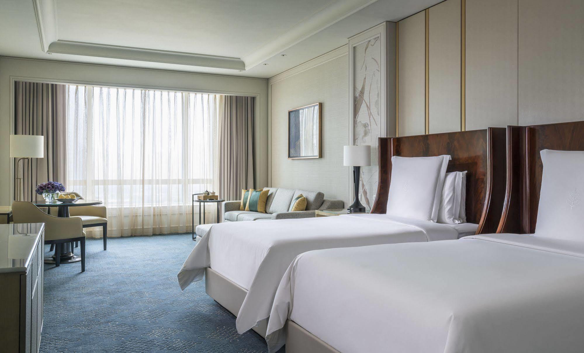 Four Seasons Hotel 5*