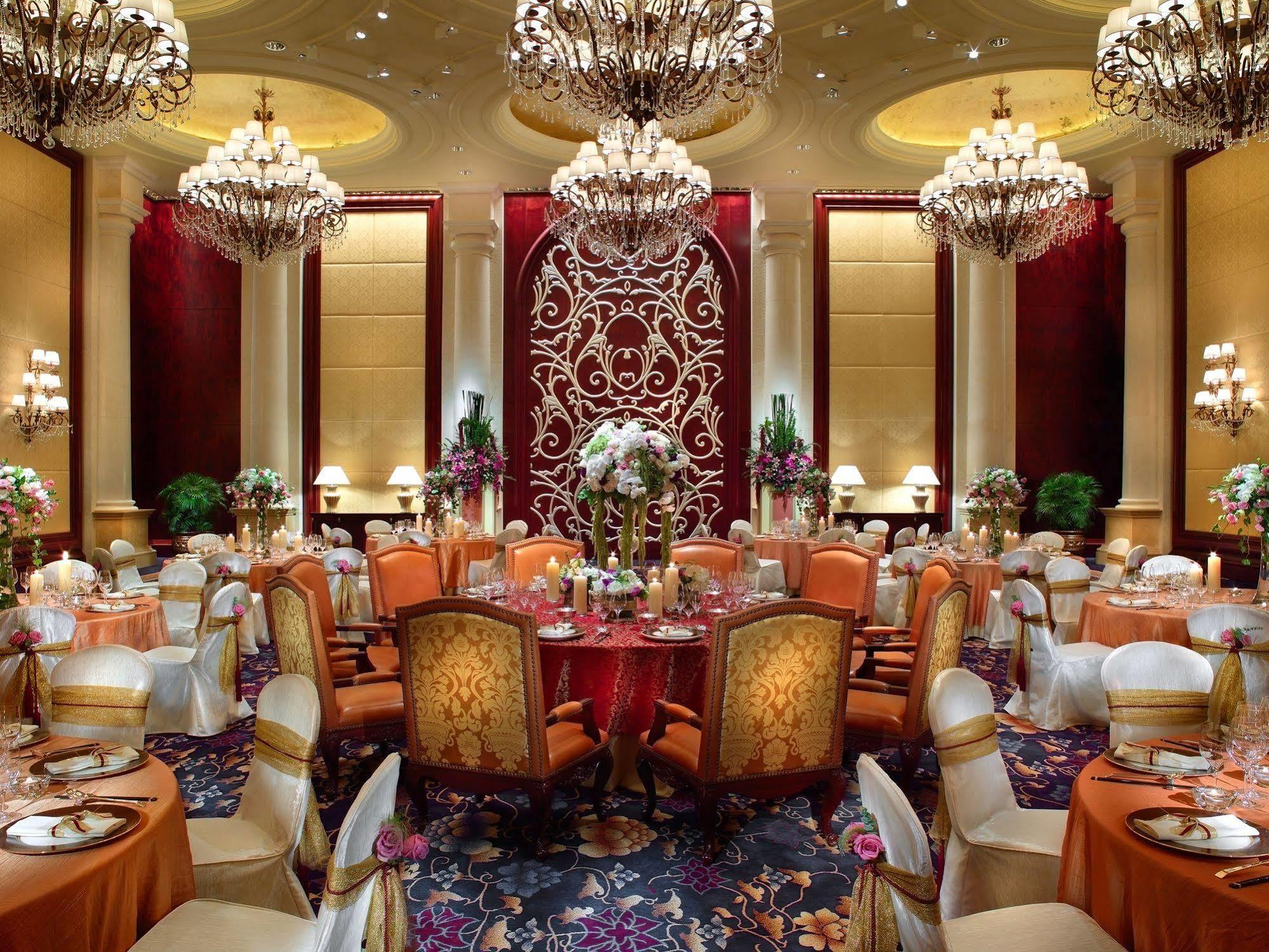 Four Seasons Hotel 5*