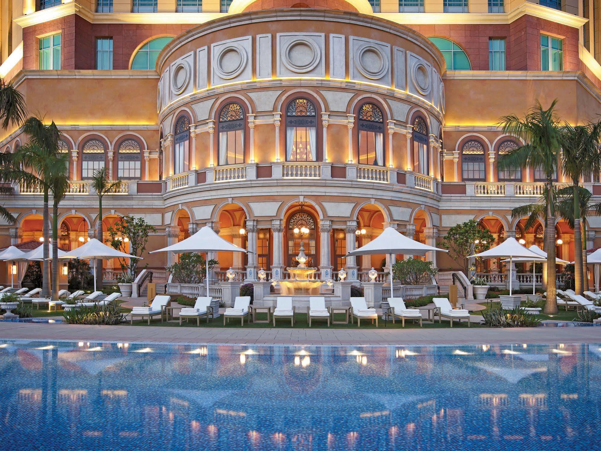 Four Seasons Hotel 5*