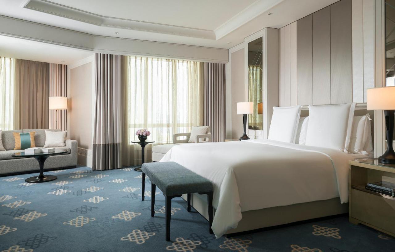 Four Seasons Hotel