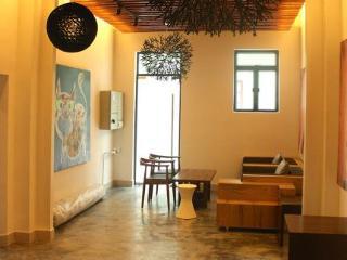 5 Footway Hotel