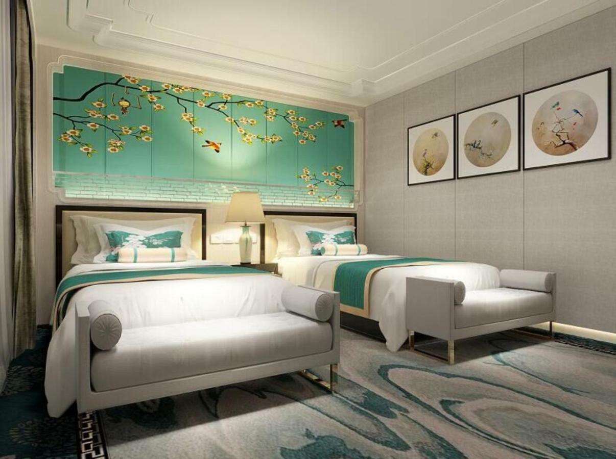 Beverly Plaza 4*
