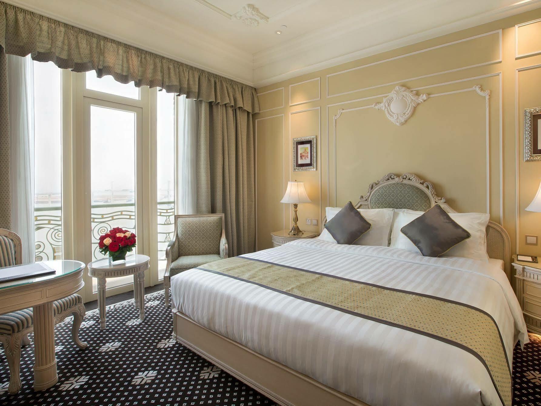 Hotel Harbourview