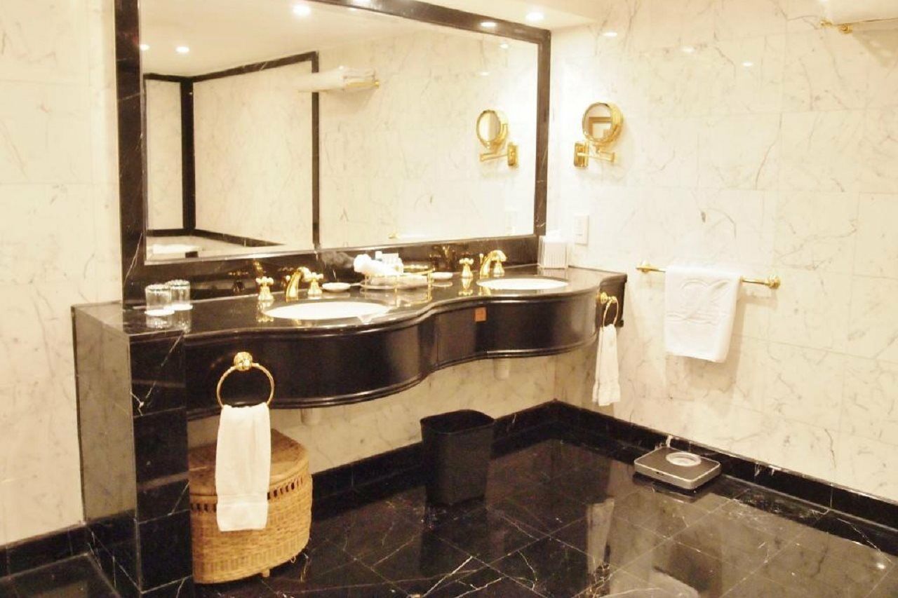 Hotel New Orient Landmark 5*