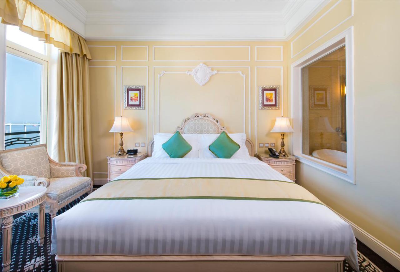 Harbourview Hotel